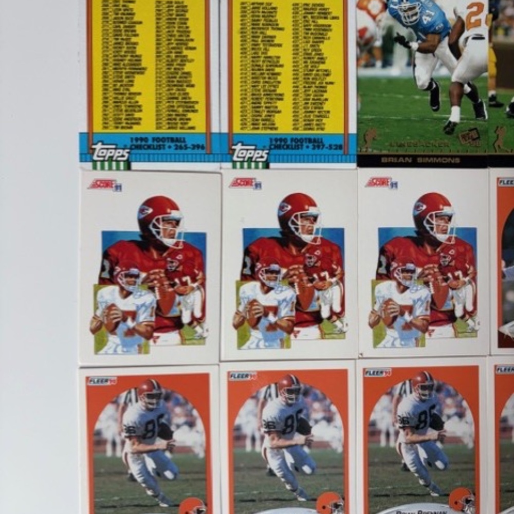 Mixed Lot of 26 Loose Cards Football Trading Cards - Picture 2 of 7